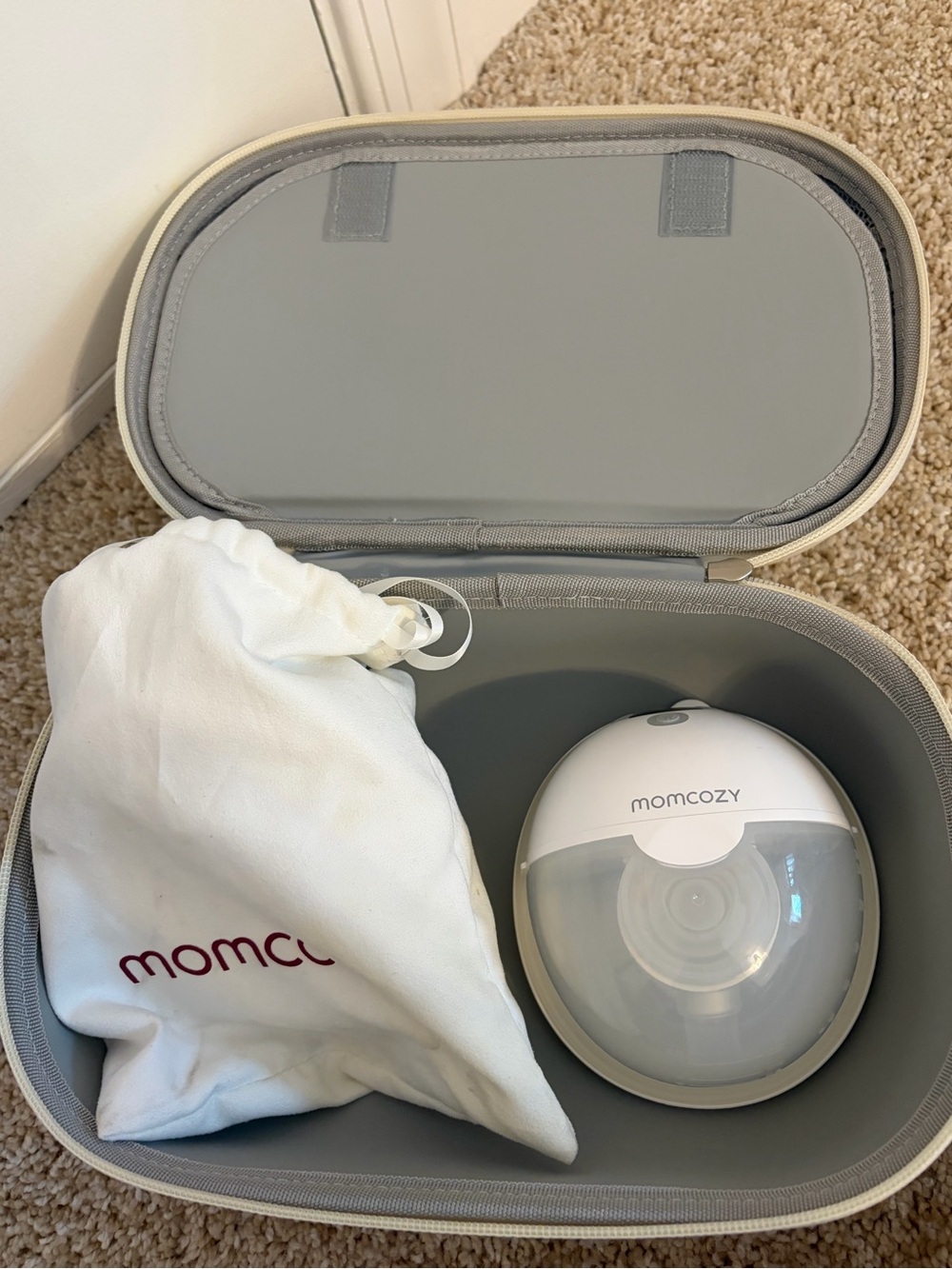 Momcozy m5 pump - Picture 2 of 4
